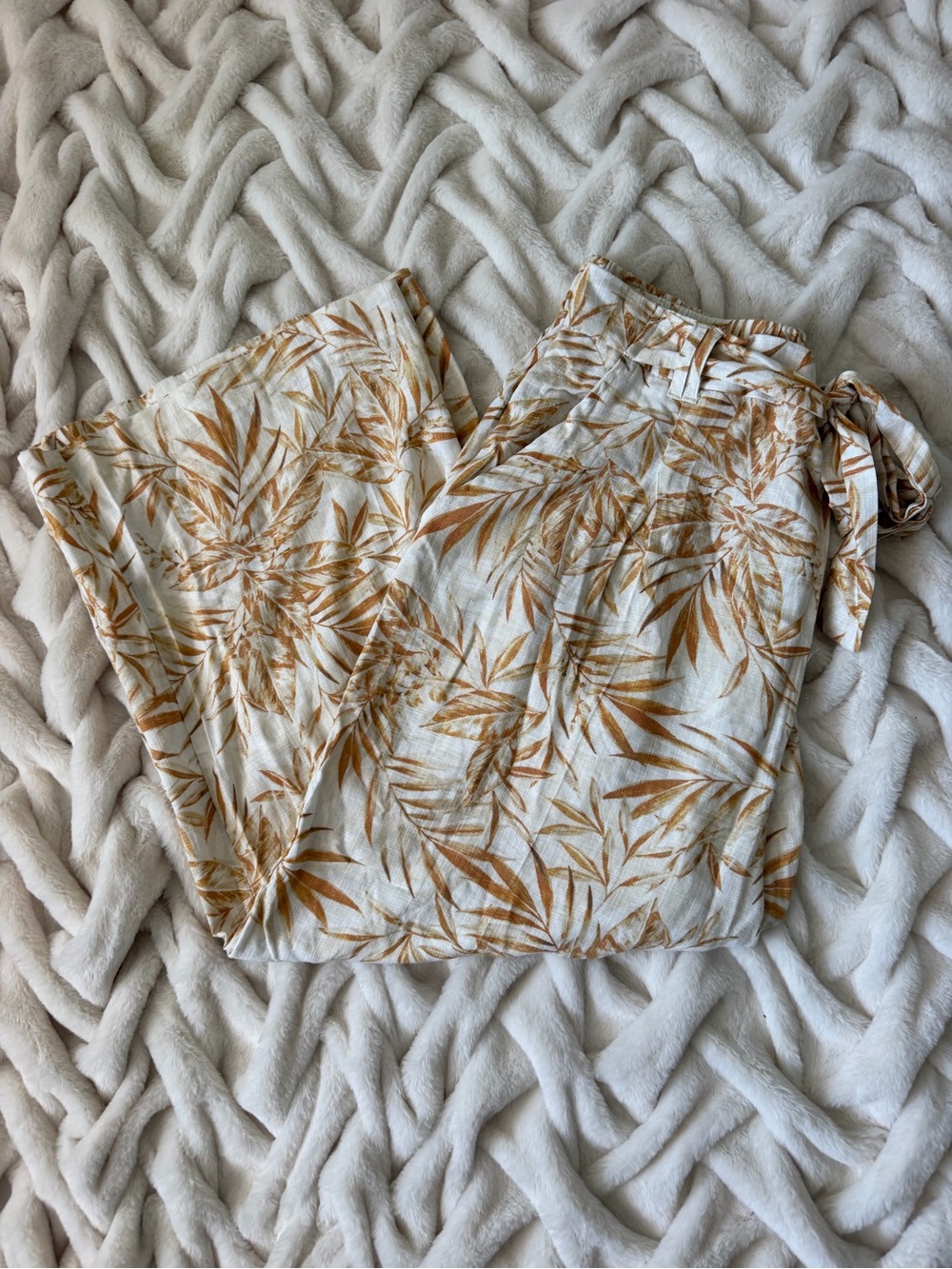 Women's Cream and Tan Botanical Print pants